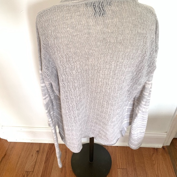 Calvin Klein white and grey cardigan! - Picture 4 of 5